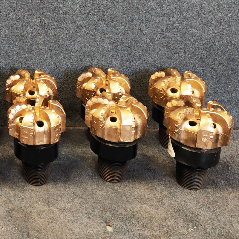 165 mm Doppellinien-Schneidmaschinen PDC-Gesteinsrollen-Kernstück Diamantkernbohrstück