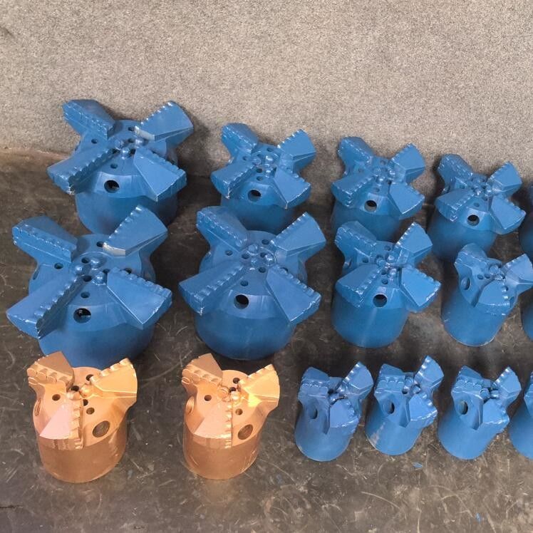 Chinesische Fabrik maßgeschneiderte hochwertige PDC-Typ Drag Bit für die Wasserbohrung in Kohlenminen