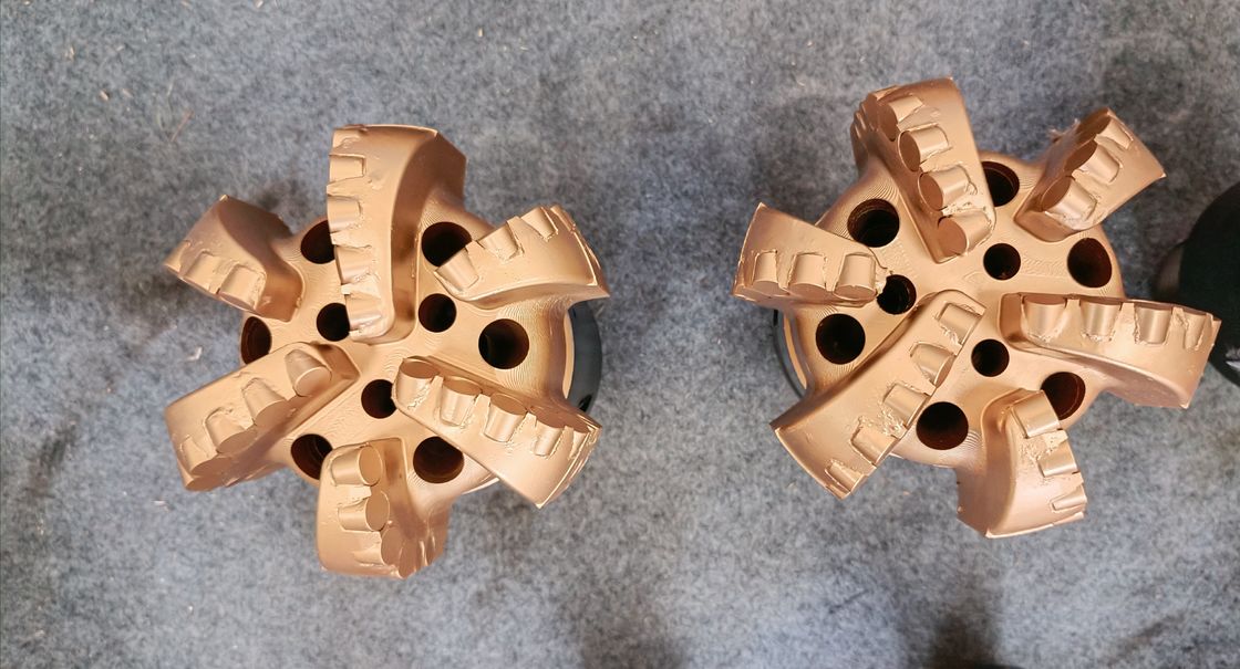 PDC Bits 5 Blades Stahlzahn Tricone Bits Ölbohrwerkzeuge PDC Bit für Ölbohren