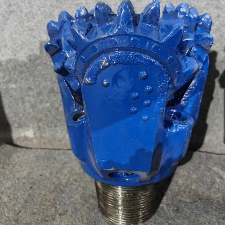 Kohlenstoffstahl Tricone Rock Bit Three Cone Roller Bits Rock Drill Wasserbrunnen Bauindustrie
